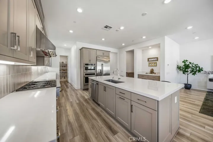 29566 Camino Azar, Valencia, California 91354