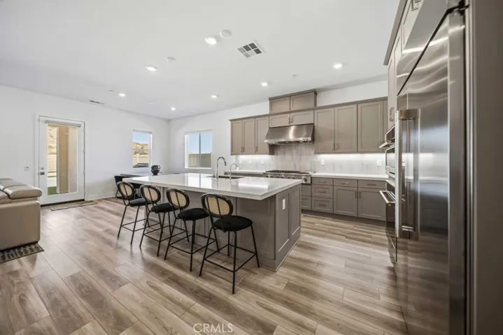29566 Camino Azar, Valencia, California 91354