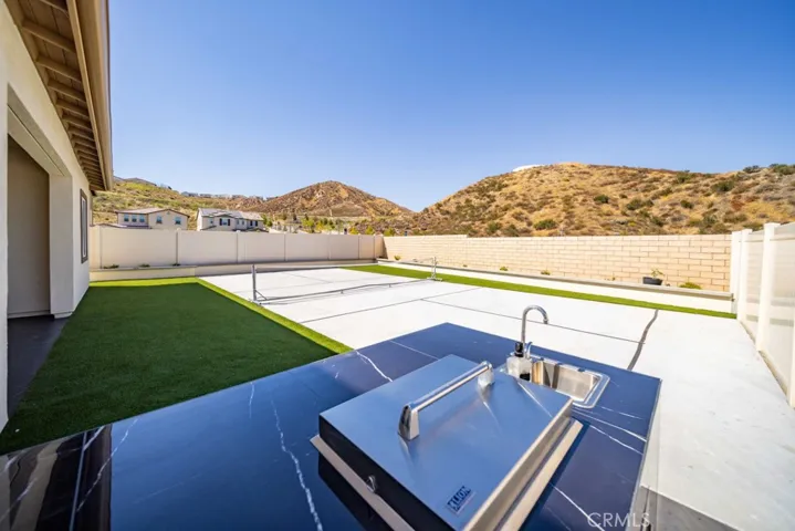 29566 Camino Azar, Valencia, California 91354