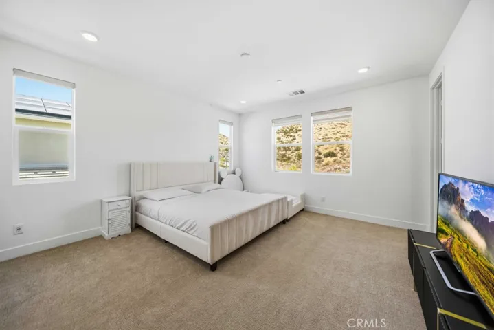 29566 Camino Azar, Valencia, California 91354