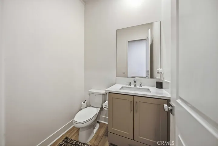 29566 Camino Azar, Valencia, California 91354