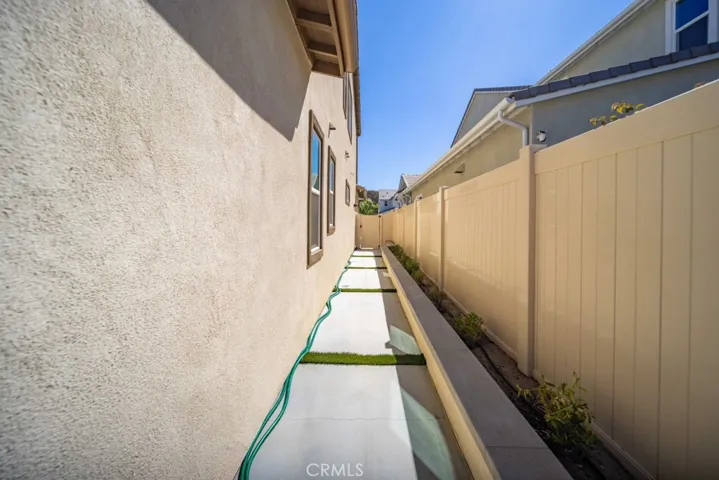 29566 Camino Azar, Valencia, California 91354