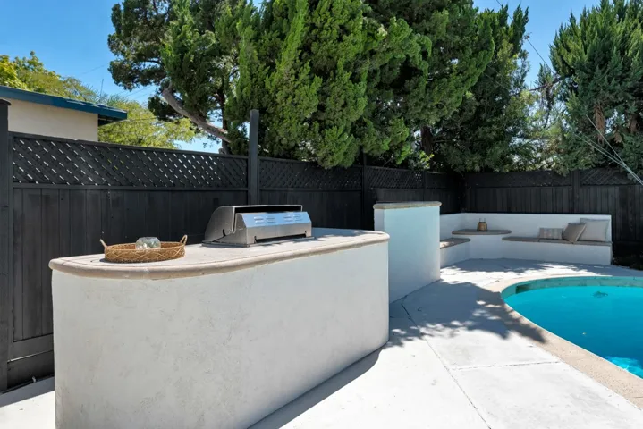 6727 Kentland, West Hills, California 91307
