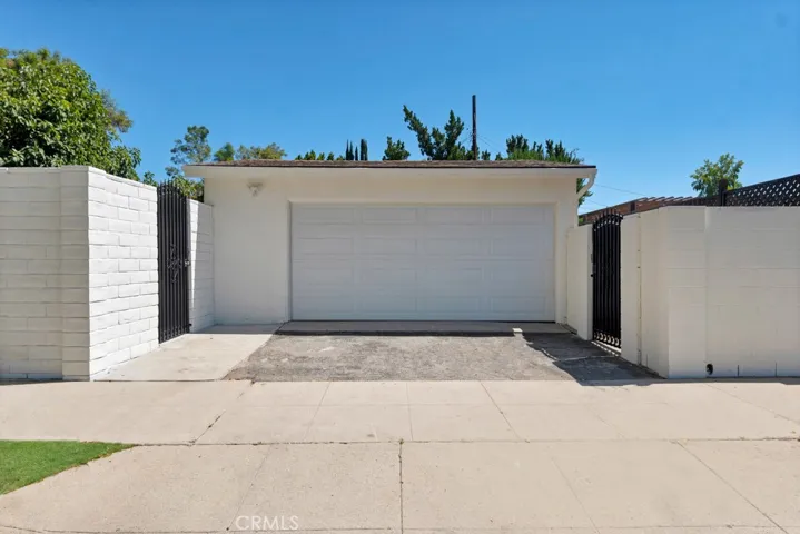 6727 Kentland, West Hills, California 91307