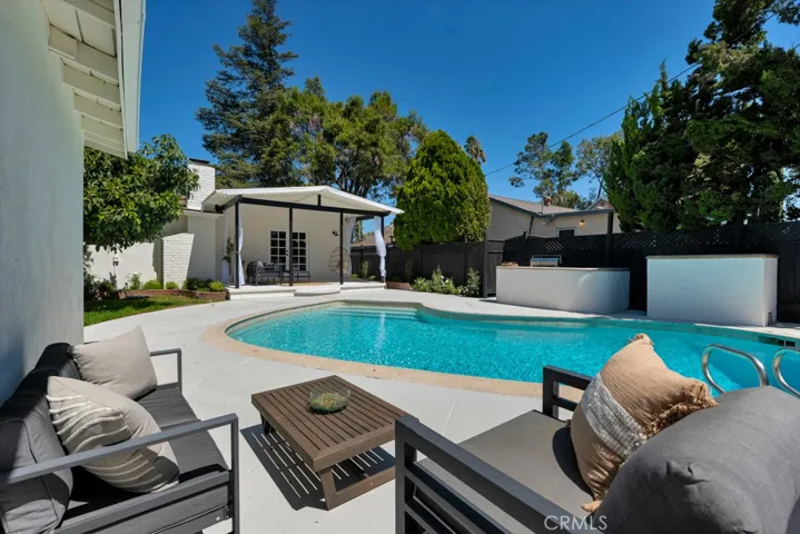 6727 Kentland, West Hills, California 91307