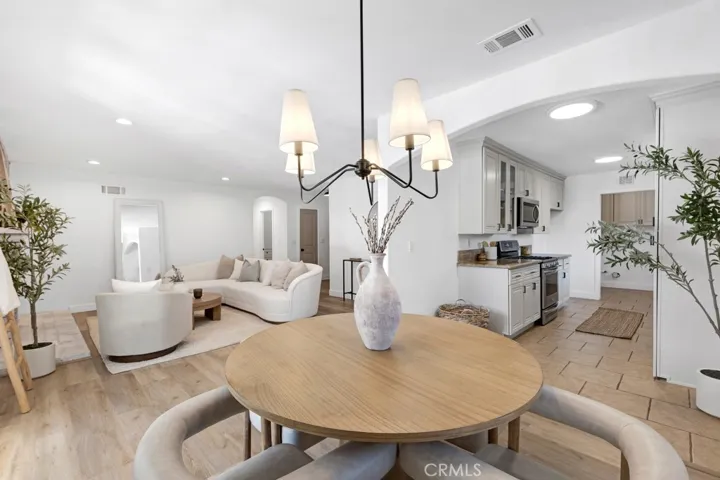 6727 Kentland, West Hills, California 91307