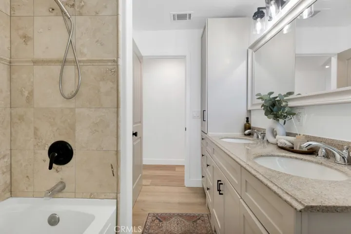 6727 Kentland, West Hills, California 91307