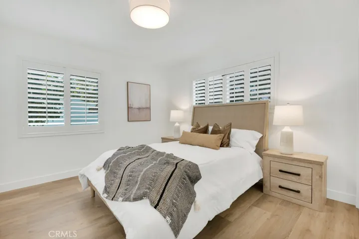 6727 Kentland, West Hills, California 91307