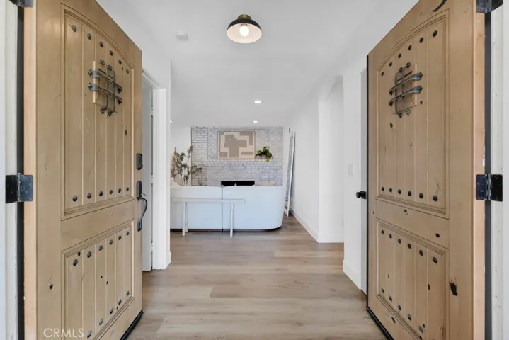 6727 Kentland, West Hills, California 91307