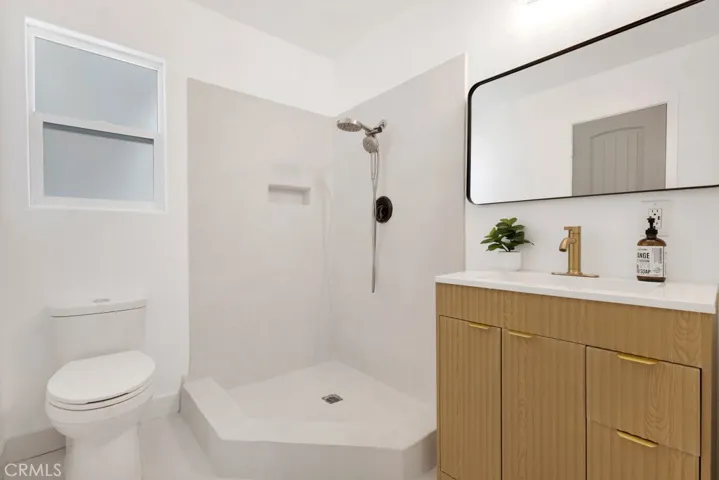 6727 Kentland, West Hills, California 91307