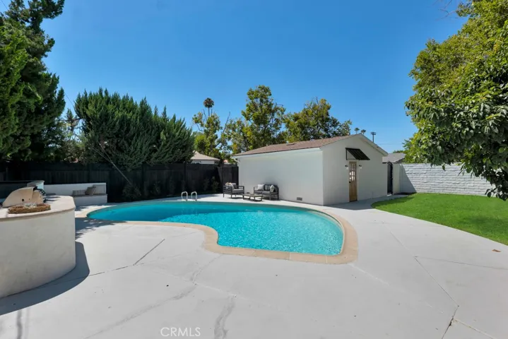 6727 Kentland, West Hills, California 91307