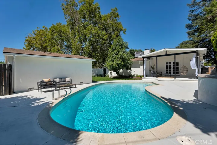 6727 Kentland, West Hills, California 91307