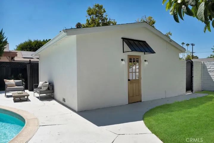 6727 Kentland, West Hills, California 91307