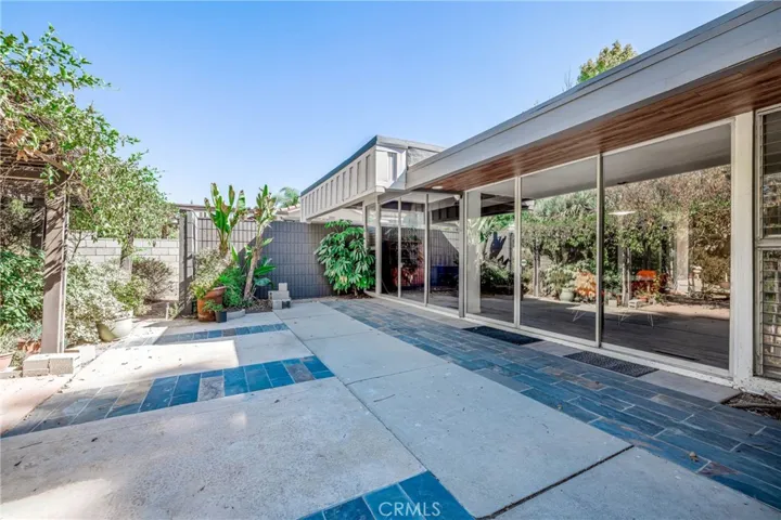 18349 Hiawatha Street, Northridge, California 91326