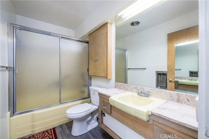 18349 Hiawatha Street, Northridge, California 91326
