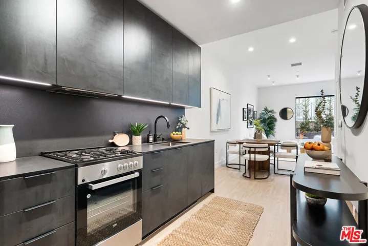 3688 Overland Avenue Ph3, Los Angeles, California 90034