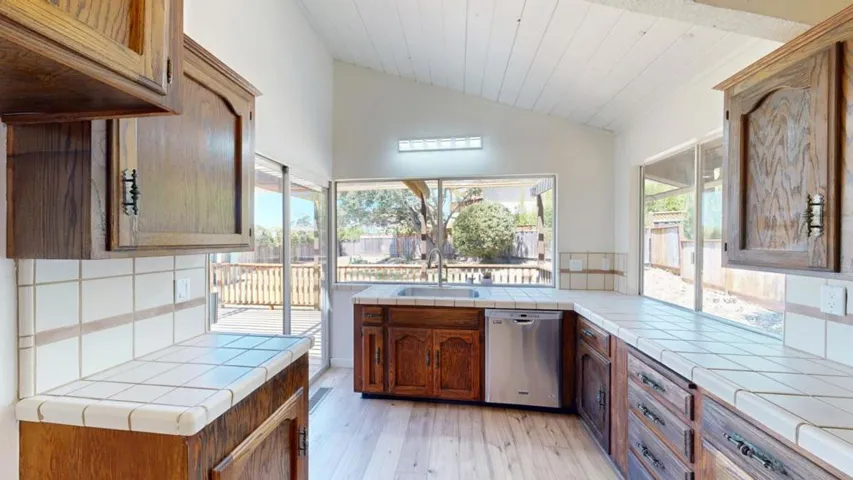 637 Cabrillo Avenue, Santa Cruz, California 95065