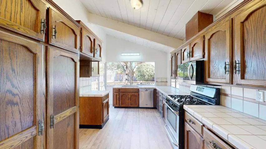 637 Cabrillo Avenue, Santa Cruz, California 95065