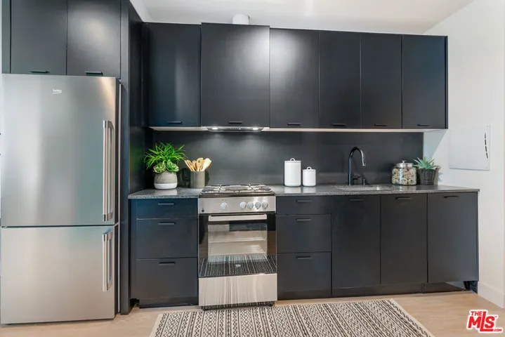 3688 Overland Avenue 341, Los Angeles, California 90034
