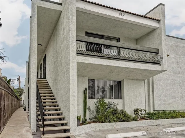 962 Loring Street 2b, San Diego, California 92109