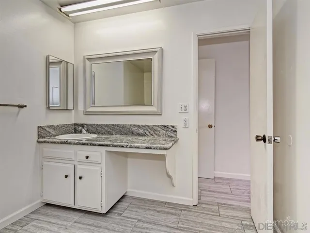962 Loring Street 2b, San Diego, California 92109
