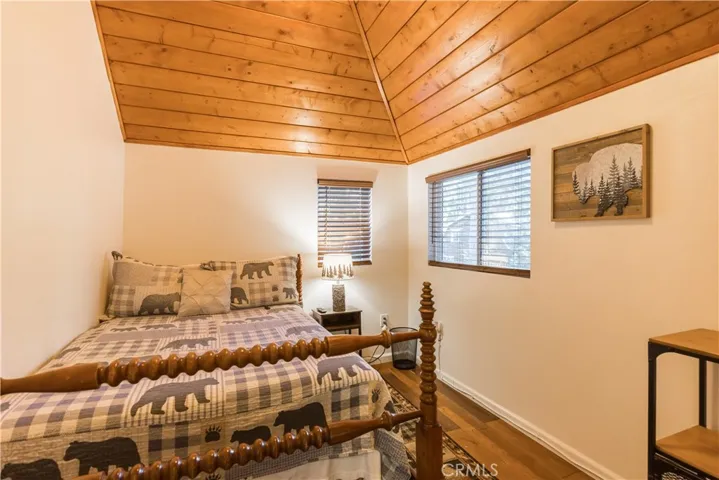 308 Cedarbrook Drive, Twin Peaks, California 92391