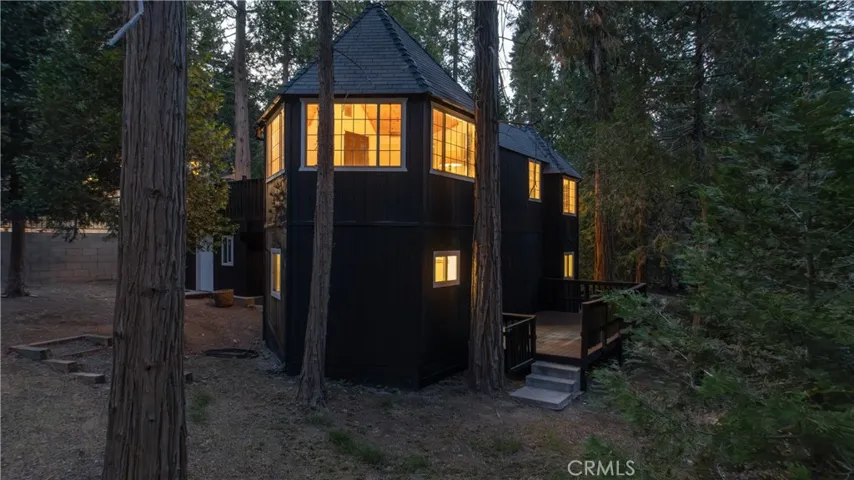 308 Cedarbrook Drive, Twin Peaks, California 92391