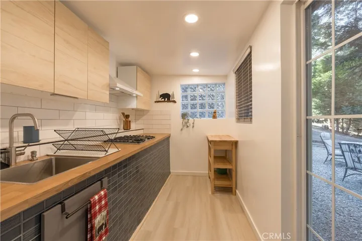 308 Cedarbrook Drive, Twin Peaks, California 92391