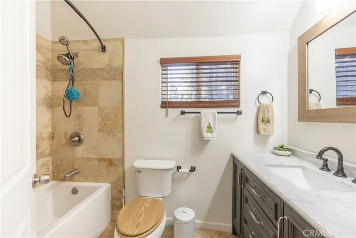 308 Cedarbrook Drive, Twin Peaks, California 92391
