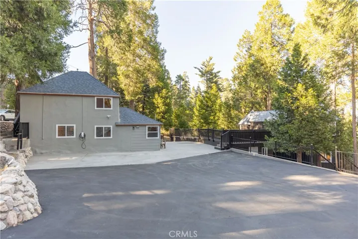 308 Cedarbrook Drive, Twin Peaks, California 92391