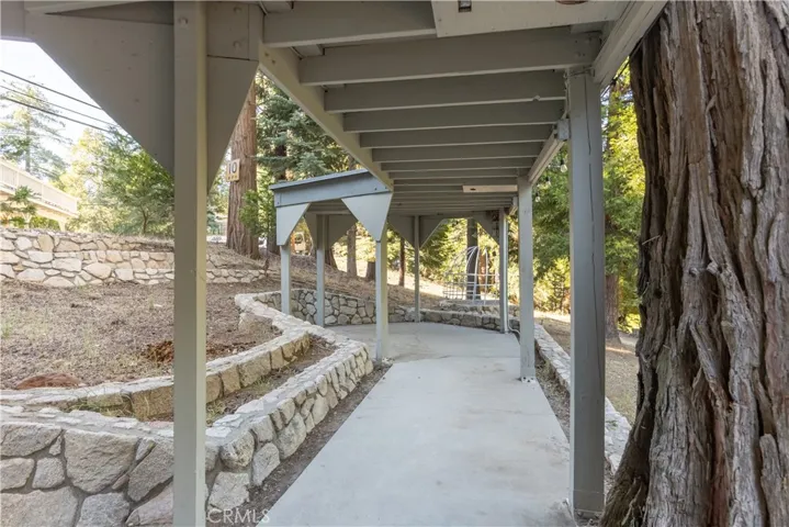 308 Cedarbrook Drive, Twin Peaks, California 92391