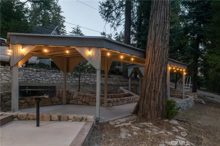 308 Cedarbrook Drive, Twin Peaks, California 92391