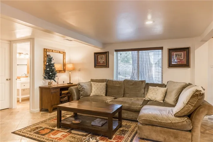 308 Cedarbrook Drive, Twin Peaks, California 92391