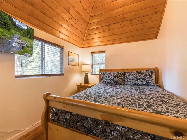 308 Cedarbrook Drive, Twin Peaks, California 92391