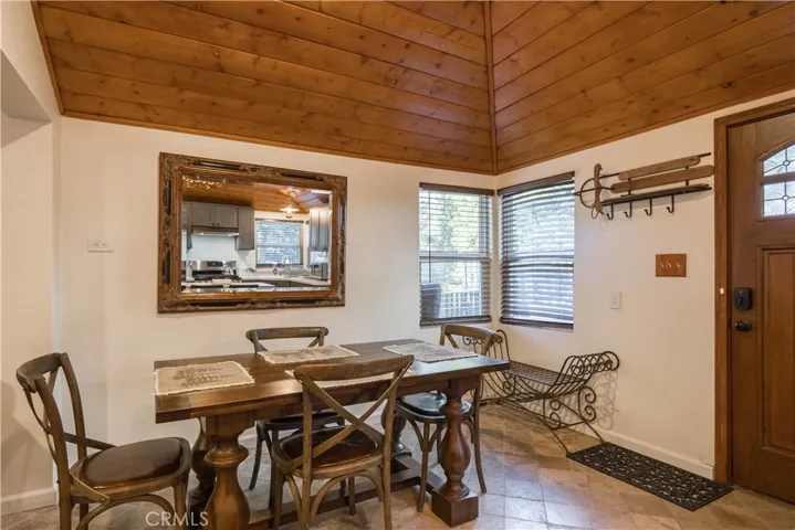 308 Cedarbrook Drive, Twin Peaks, California 92391