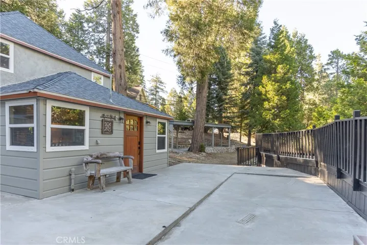 308 Cedarbrook Drive, Twin Peaks, California 92391