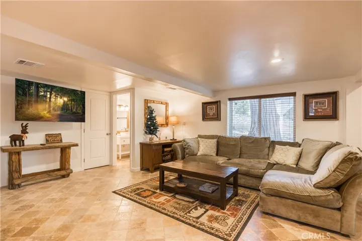 308 Cedarbrook Drive, Twin Peaks, California 92391
