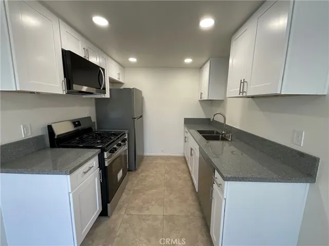201 Joliet Avenue B, Huntington Beach, California 92648