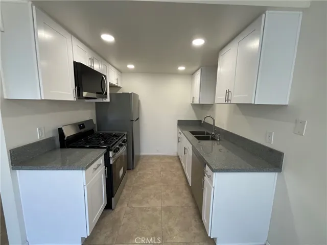 201 Joliet Avenue B, Huntington Beach, California 92648
