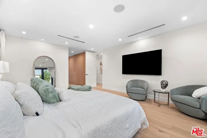100 S La Jolla Avenue, Los Angeles, California 90048