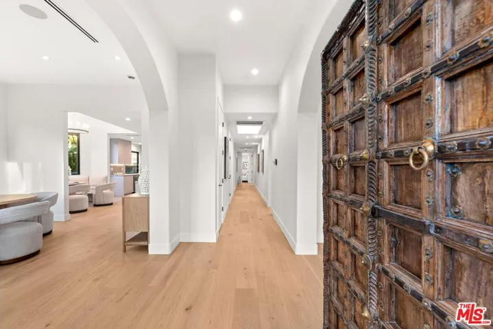 100 S La Jolla Avenue, Los Angeles, California 90048