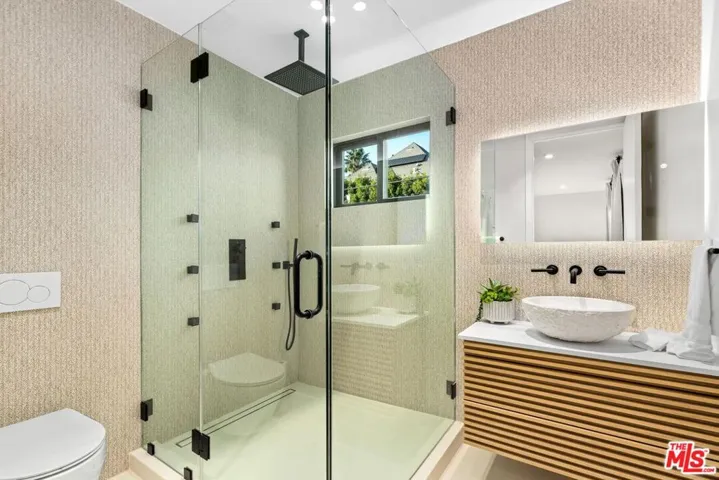 100 S La Jolla Avenue, Los Angeles, California 90048
