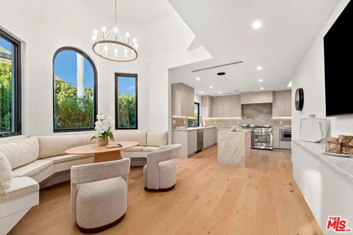 100 S La Jolla Avenue, Los Angeles, California 90048