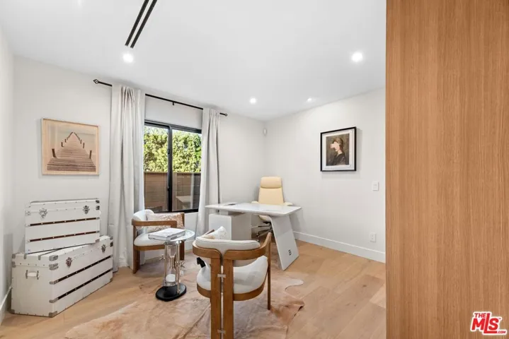 100 S La Jolla Avenue, Los Angeles, California 90048
