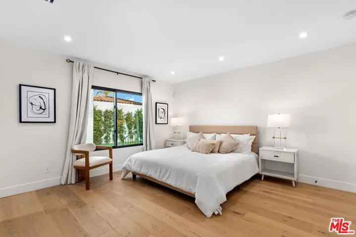 100 S La Jolla Avenue, Los Angeles, California 90048