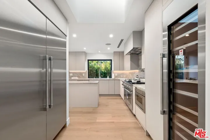 100 S La Jolla Avenue, Los Angeles, California 90048
