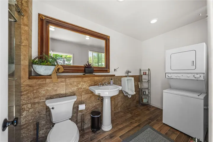 Washer & dryer hookups in extra bathhroom