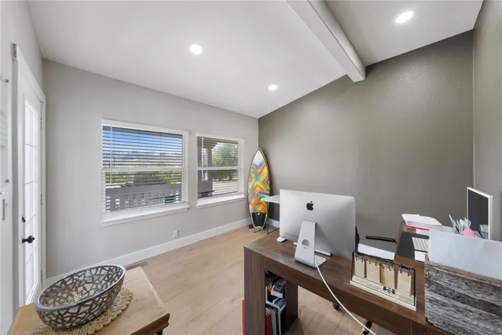 adjoining sitting area/offfice