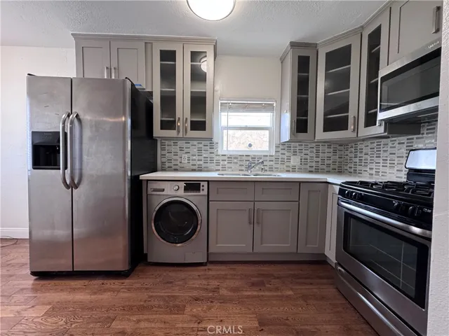 1325 Douglas Street, Los Angeles, California 90026
