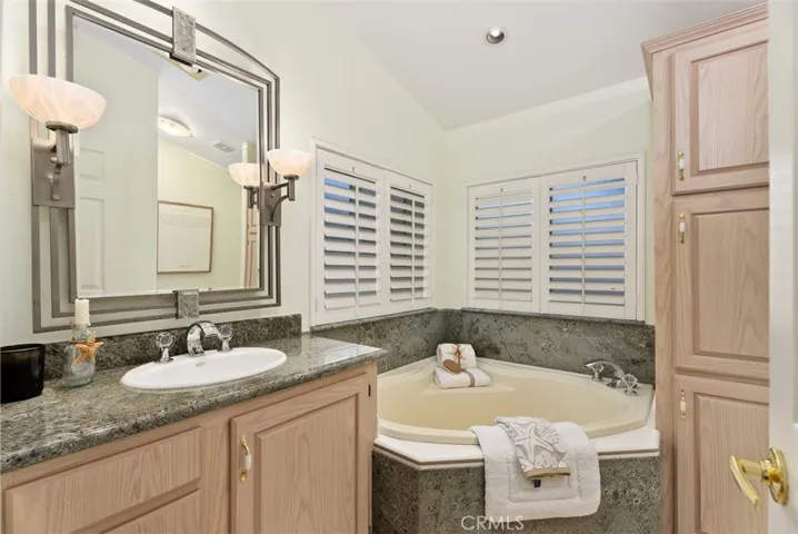 Ensuite Primary Bathroom